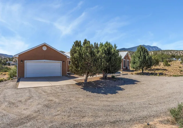 Photo 2 of Single family home for sale at 31 Sinagua Rd, Placitas, NM 87043 | MLS# 1102835 | Listing updated on 2026-09-09