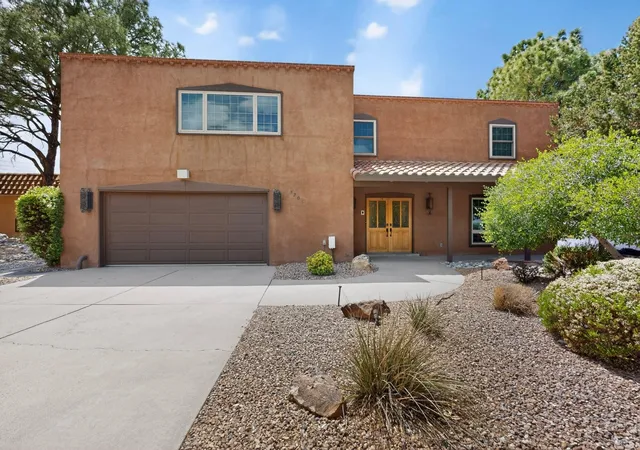 Photo 2 of Single family home for sale at 3205 Embudito Dr Ne, Albuquerque, NM 87111 | MLS# 1102998 | Listing updated on 2026-08-31