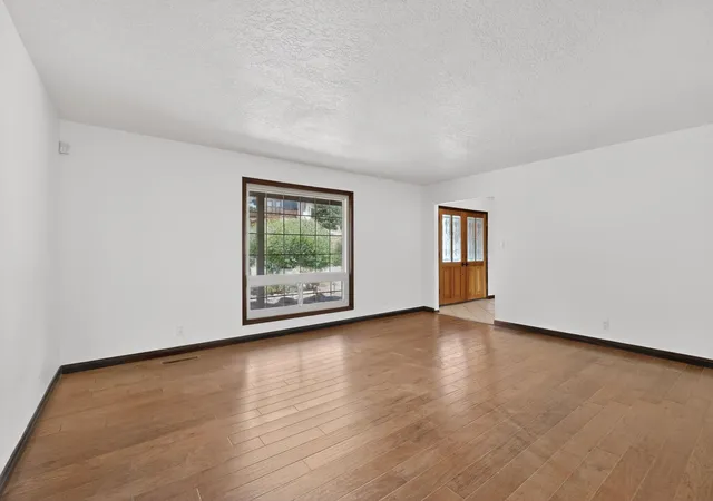 Photo 3 of Single family home for sale at 3205 Embudito Dr NE, Albuquerque, NM 87111 | MLS# 1102998 | Listing updated on 2026-08-31