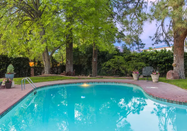 Photo 3 of Sale Pending at 900 Loma Linda Pl SE, Albuquerque, NM 87108 | MLS# 1103079 | Listing updated on 2026-09-29