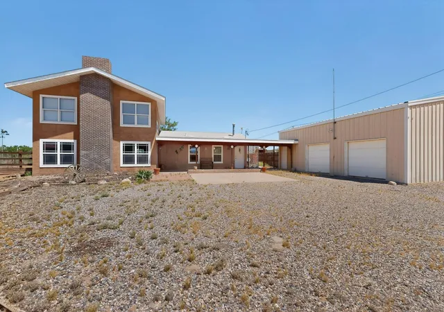 Photo 3 of Sale Pending at 257 Sunnyslope St Sw, Albuquerque, NM 87105 | MLS# 1102751 | Listing updated on 2026-10-05