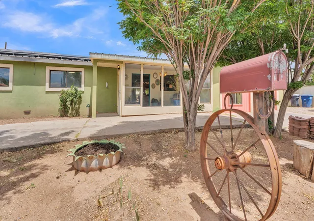 Photo 3 of Single family home for sale at 2707 Floral Rd Nw, Albuquerque, NM 87104 | MLS# 1103152 | Listing updated on 2026-09-08