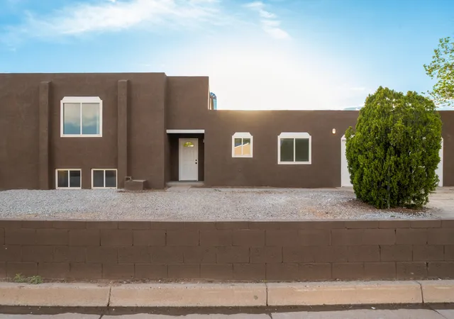 Photo 2 of Single family home for sale at 303 Oreja De Oro Dr Se, Rio Rancho, NM 87124 | MLS# 1103375 | Listing updated on 2026-09-16