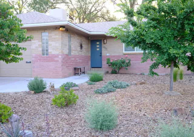 Photo 3 of Single family home for sale at 806 Hermosa Dr Ne, Albuquerque, NM 87110 | MLS# 1103413 | Listing updated on 2026-09-18