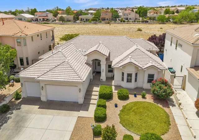Photo 3 of Sale Pending at 3550 White Horse Dr Se, Rio Rancho, NM 87124 | MLS# 1103475 | Listing updated on 2026-09-11