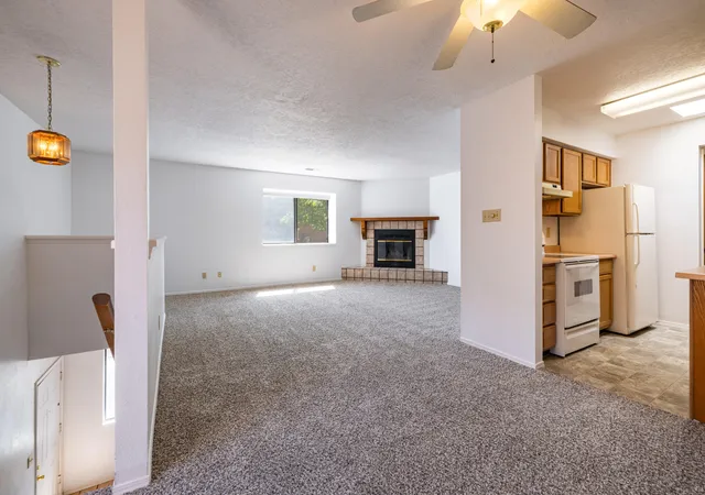 Photo 3 of Condo for sale at 5801 Lowell St NE #UNIT 28D, Albuquerque, NM 87111 | MLS# 1103685 | Listing updated on 2026-09-03