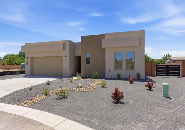 Photo 3 of Sale Pending at 2312 Los Amigos Ln Nw, Albuquerque, NM 87104 | MLS# 1103842 | Listing updated on 2026-09-15