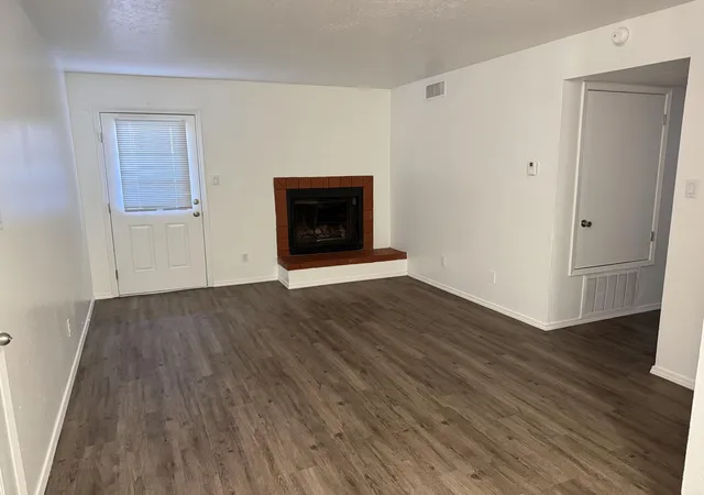 Photo 2 of Sale Pending at 1225 Menaul Blvd Nw, Albuquerque, NM 87107 | MLS# 1103921 | Listing updated on 2026-09-02