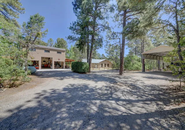 Photo 4 of Sale Pending at 13 Robinhood Ln, Tijeras, NM 87059 | MLS# 1103920 | Listing updated on 2026-09-13
