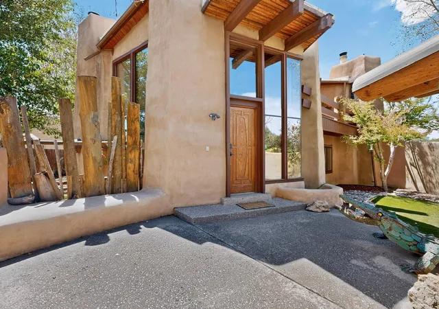 Photo 3 of Single family home for sale at 3232 Don Quixote Dr Nw, Albuquerque, NM 87104 | MLS# 1103944 | Listing updated on 2026-09-12