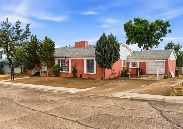 Photo 3 of Sale Pending at 1515 W Reinken Ave, Belen, NM 87002 | MLS# 1104314 | Listing updated on 2026-09-13