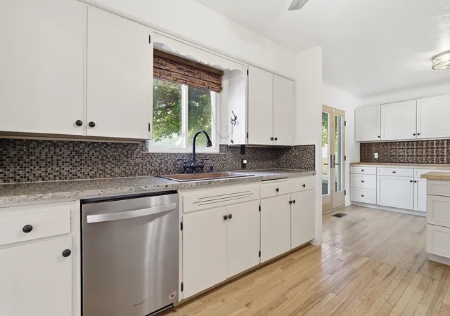 Photo 3 of Single family home for sale at 712 Green Valley Rd Nw, Los Ranchos, NM 87107 | MLS# 1104289 | Listing updated on 2026-09-11