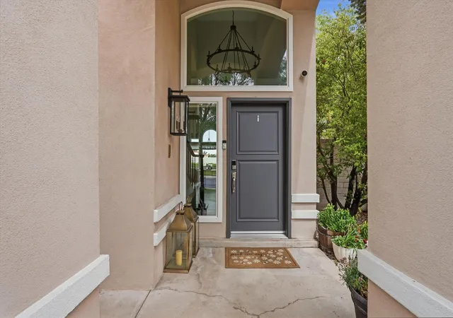 Photo 3 of Single family home for sale at 11405 Pine Top Ln Ne, Albuquerque, NM 87111 | MLS# 1104381 | Listing updated on 2026-09-11