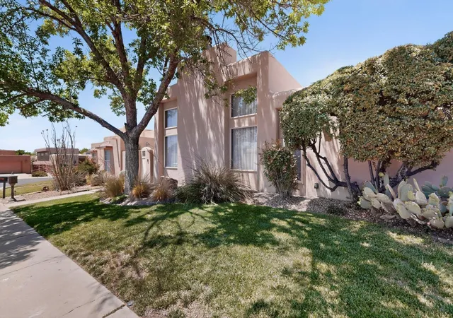 Photo 4 of Single family home for sale at 9107 La Costa Dr NE, Albuquerque, NM 87111 | MLS# 1104380 | Listing updated on 2026-09-17