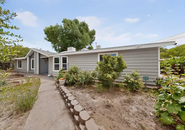 Photo 4 of Manufactured home for sale at 741 Garden Rd SW, Albuquerque, NM 87105 | MLS# 1104441 | Listing updated on 2026-09-03