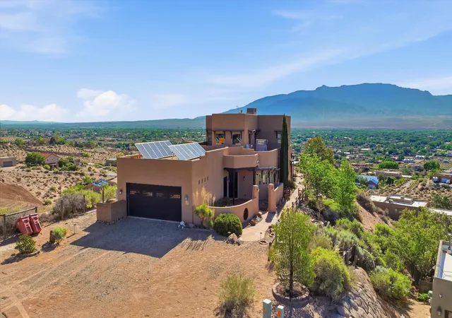 Photo 4 of Single family home for sale at 42 Sereno Ct, Corrales, NM 87048 | MLS# 1104445 | Listing updated on 2026-10-02