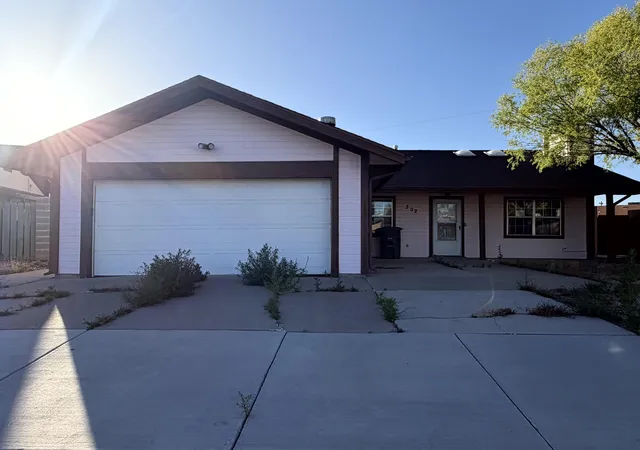 Photo 1 of Sale Pending at 302 Zia Ct, Gallup, NM 87301 | MLS# 1104514 | Listing updated on 2026-08-31