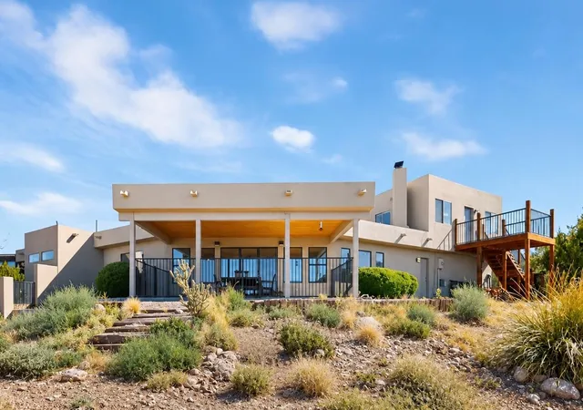 Photo 2 of Single family home for sale at 984 Lynx Loop Ne, Albuquerque, NM 87122 | MLS# 1104525 | Listing updated on 2026-09-12