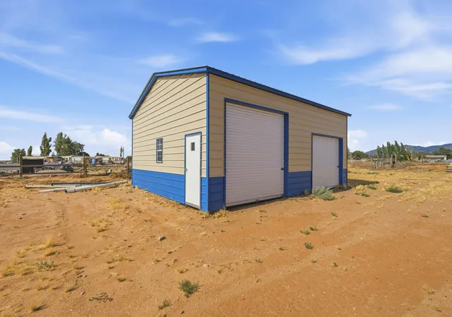 Photo 3 of Sale Pending at 8 Lavanda Ln, Los Lunas, NM 87031 | MLS# 1104623 | Listing updated on 2026-09-08