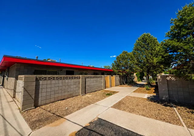 Photo 3 of Multi family home for sale at 635 Mesilla St Se, Albuquerque, NM 87108 | MLS# 1104663 | Listing updated on 2026-09-11
