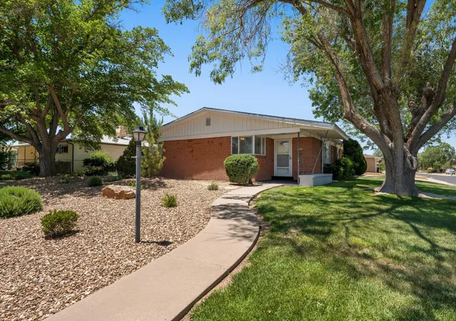 Photo 4 of Single family home for sale at 1313 Georgia St NE, Albuquerque, NM 87110 | MLS# 1104683 | Listing updated on 2026-09-30