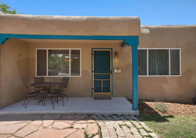 Photo 3 of Sale Pending at 813 Girard Blvd SE, Albuquerque, NM 87106 | MLS# 1104839 | Listing updated on 2026-09-14
