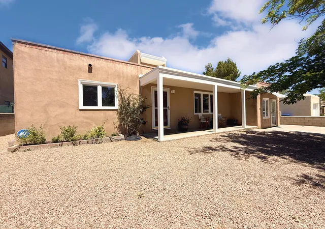 Photo 3 of Sale Pending at 4643 Idlewilde Ln SE, Albuquerque, NM 87108 | MLS# 1104882 | Listing updated on 2026-09-02