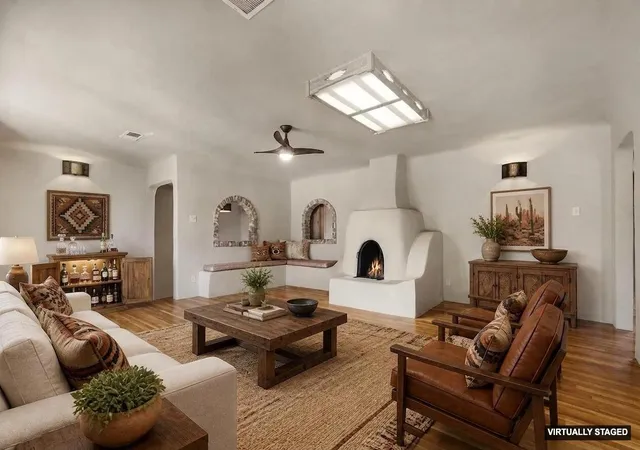 Photo 1 of Sale Pending at 2918 Mountain Rd Nw, Albuquerque, NM 87104 | MLS# 1104969 | Listing updated on 2026-09-03