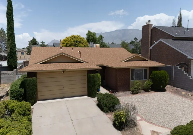 Photo 3 of Single family home for sale at 7309 Vivian Dr NE, Albuquerque, NM 87109 | MLS# 1105022 | Listing updated on 2026-09-09