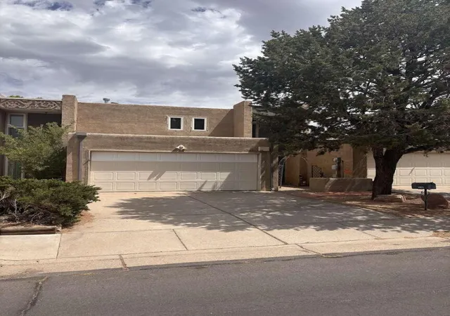 Townhouse for sale at 6813 Los Trechos Ct NE, Albuquerque, NM 87109 | MLS# 1105097