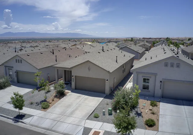 Photo 3 of Sale Pending at 10658 Valedon Ln Sw, Albuquerque, NM 87121 | MLS# 1105187 | Listing updated on 2026-09-09
