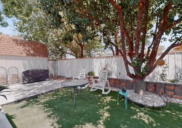 Photo 4 of Sale Pending at 413 Arbor Pl NE, Albuquerque, NM 87107 | MLS# 1105211 | Listing updated on 2026-09-18