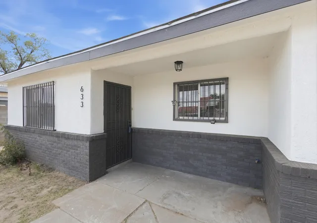 Photo 1 of Sale Pending at 633 Espanola St Se, Albuquerque, NM 87108 | MLS# 1105314 | Listing updated on 2026-09-09