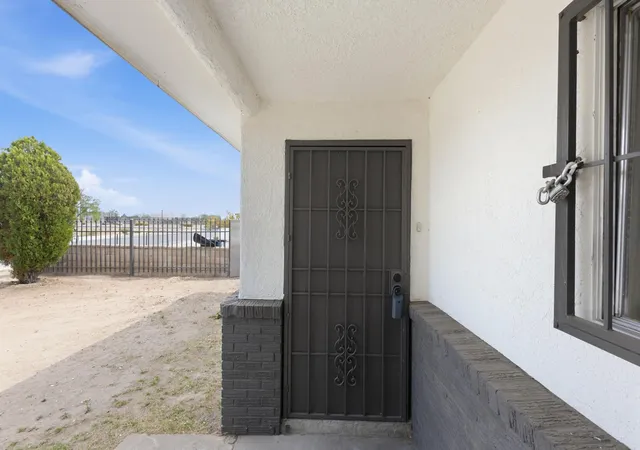 Photo 2 of Sale Pending at 633 Espanola St Se, Albuquerque, NM 87108 | MLS# 1105314 | Listing updated on 2026-09-09