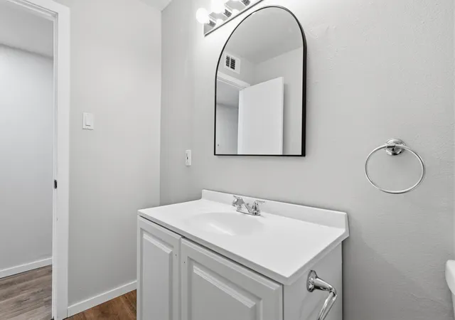 Photo 3 of Sale Pending at 633 Espanola St SE, Albuquerque, NM 87108 | MLS# 1105314 | Listing updated on 2026-09-09