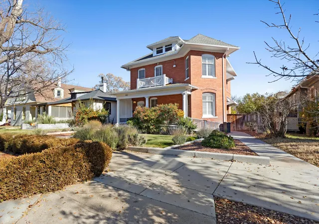 Photo 4 of Single family home for sale at 412 11th Street NW, Albuquerque, NM 87102 | MLS# 1105356 | Listing updated on 2026-08-31