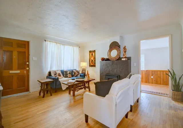 Photo 2 of Sale Pending at 1515 Hermosa Dr Se, Albuquerque, NM 87108 | MLS# 1105368 | Listing updated on 2026-09-04