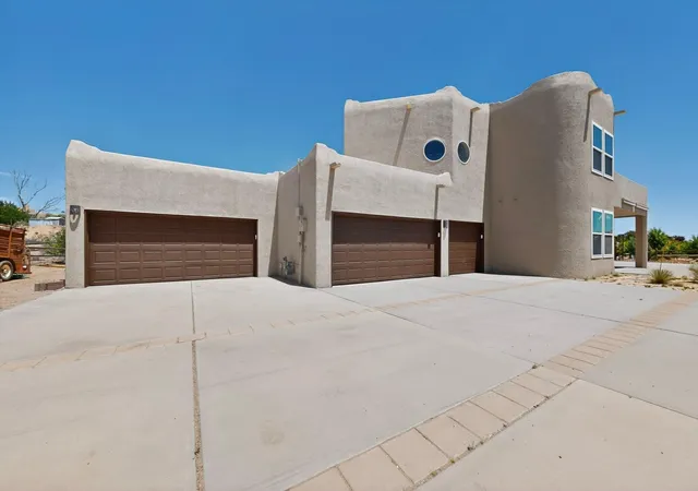 Photo 3 of Sale Pending at 1731 Carson Rd NE, Rio Rancho, NM 87144 | MLS# 1105440 | Listing updated on 2026-08-31