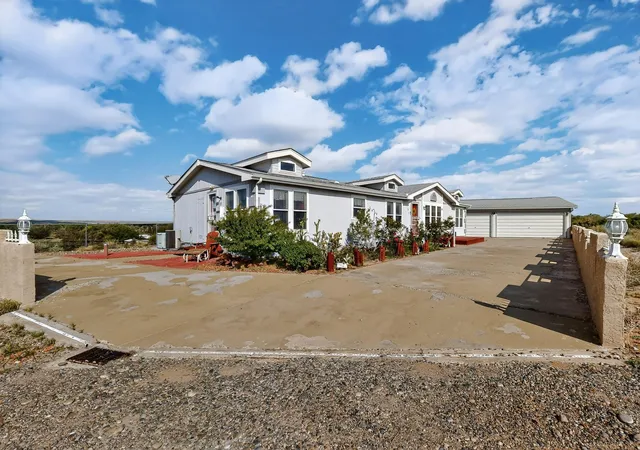 Photo 3 of Manufactured home for sale at 7 Angelo Ave, Belen, NM 87002 | MLS# 1105447 | Listing updated on 2026-08-30