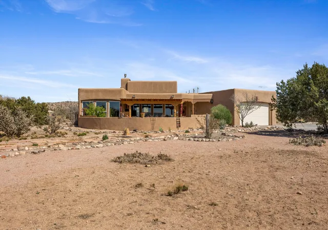 Photo 1 of Single family home for sale at 4 Cielo Norte, Placitas, NM 87043 | MLS# 1105489 | Listing updated on 2026-09-09