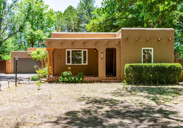Photo 2 of Sale Pending at 298 Placitas Rd Nw, Albuquerque, NM 87107 | MLS# 1105517 | Listing updated on 2026-09-21