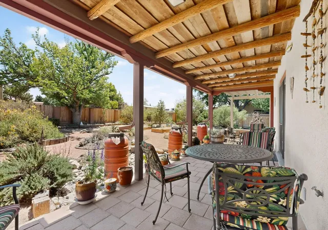 Photo 3 of Sale Pending at 310 La Espina Pl NE, Albuquerque, NM 87113 | MLS# 1105569 | Listing updated on 2026-09-01