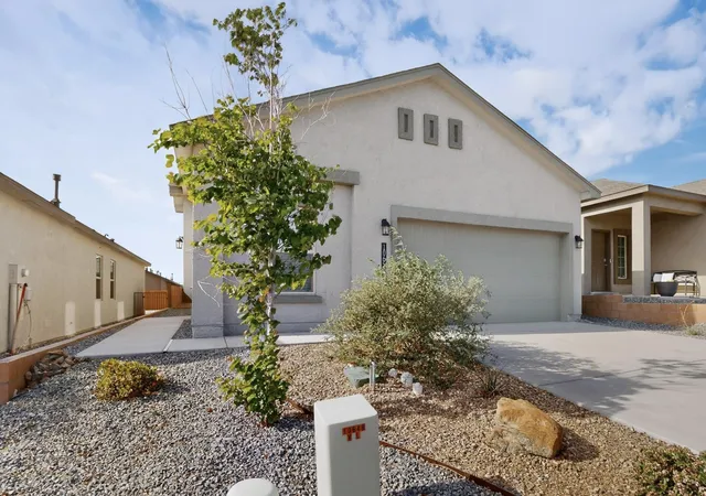 Photo 2 of Single family home for sale at 10654 Valedon Ln Sw, Albuquerque, NM 87121 | MLS# 1105596 | Listing updated on 2026-09-11