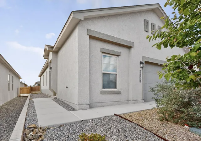 Photo 3 of Single family home for sale at 10654 Valedon Ln SW, Albuquerque, NM 87121 | MLS# 1105596 | Listing updated on 2026-09-11