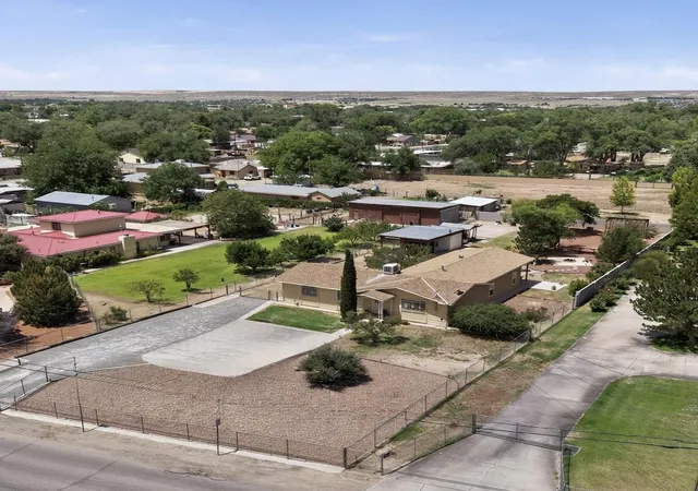 Photo 3 of Sale Pending at 3021 Joe Sanchez Rd Sw, Albuquerque, NM 87105 | MLS# 1105664 | Listing updated on 2026-09-08