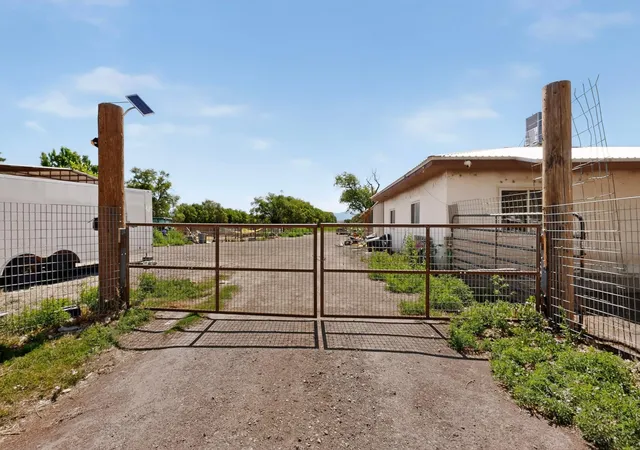 Photo 3 of Single family home for sale at 2669 Nm Hwy 47, Los Lunas, NM 87031 | MLS# 1105697 | Listing updated on 2026-09-15