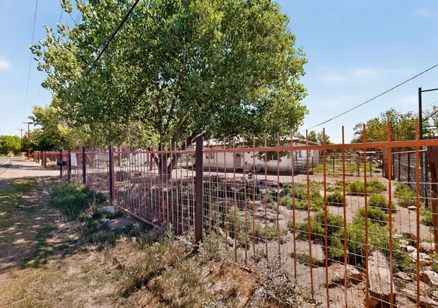 Photo 4 of Single family home for sale at 2669 Nm Hwy 47, Los Lunas, NM 87031 | MLS# 1105697 | Listing updated on 2026-09-15