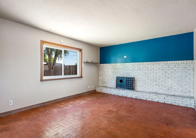 Photo 4 of Sale Pending at 2824 Pajarito Rd SW, Albuquerque, NM 87105 | MLS# 1105722 | Listing updated on 2026-09-10