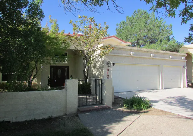 Photo 1 of Single family home for sale at 9108 Surrey Rd Ne, Albuquerque, NM 87109 | MLS# 1105755 | Listing updated on 2026-09-02