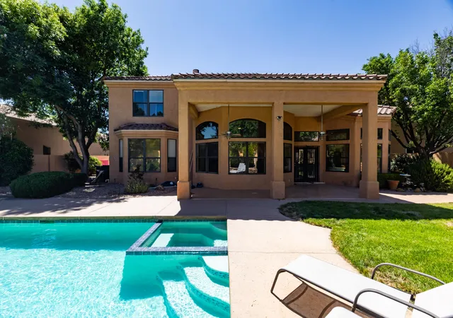 Photo 3 of Sale Pending at 8920 Vallejo Pl NE, Albuquerque, NM 87122 | MLS# 1105763 | Listing updated on 2026-09-04